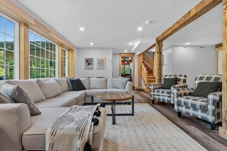 4 Br Sleeps 8 - Kayaks - Fire Pit - Dog Friendly House in Danville