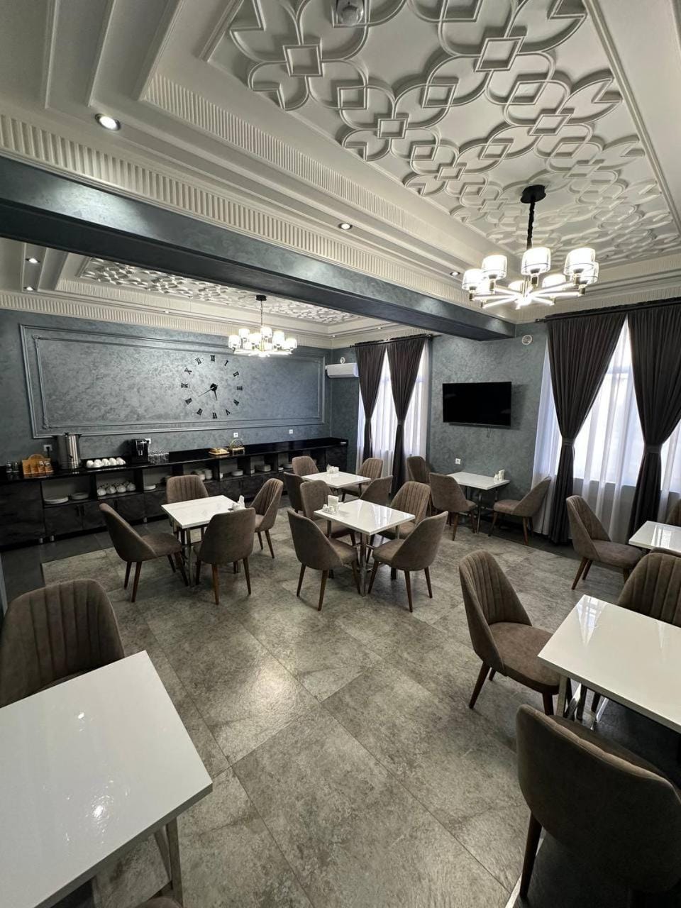 Restaurant/places to eat, Seating area