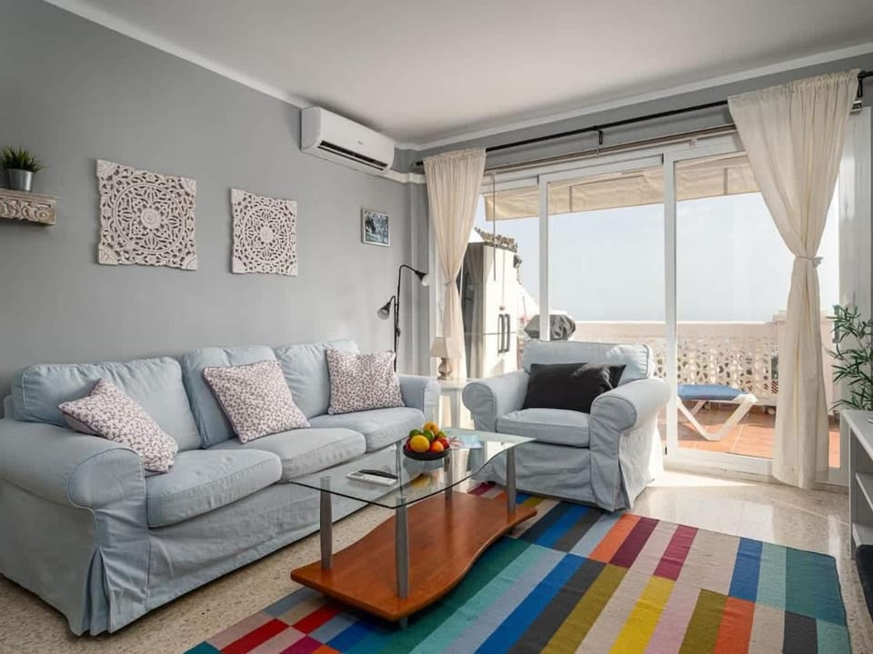 Living room, Seating area, air conditioner