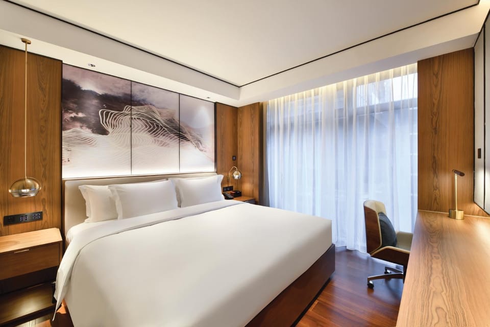 Photo of the whole room, Bedroom