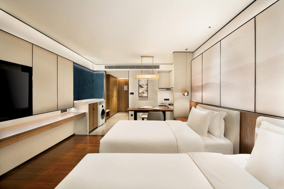 Photo of the whole room, Bedroom
