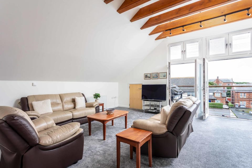 TV and multimedia, Seating area