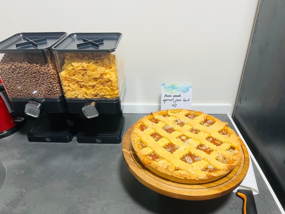 Kitchen or kitchenette, Food, Buffet breakfast