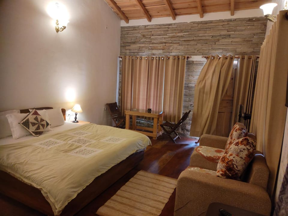Stone cottage 2BR in Mukteshwar by Homeyhuts Villa in Uttarakhand