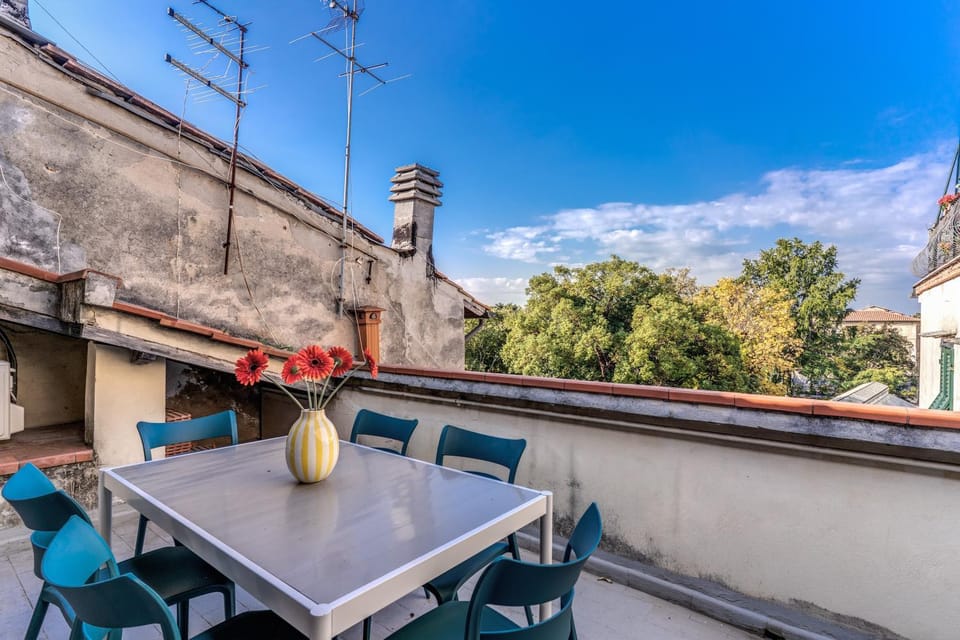 Santa Maria Dreaming Rooftop Apartment in Pisa