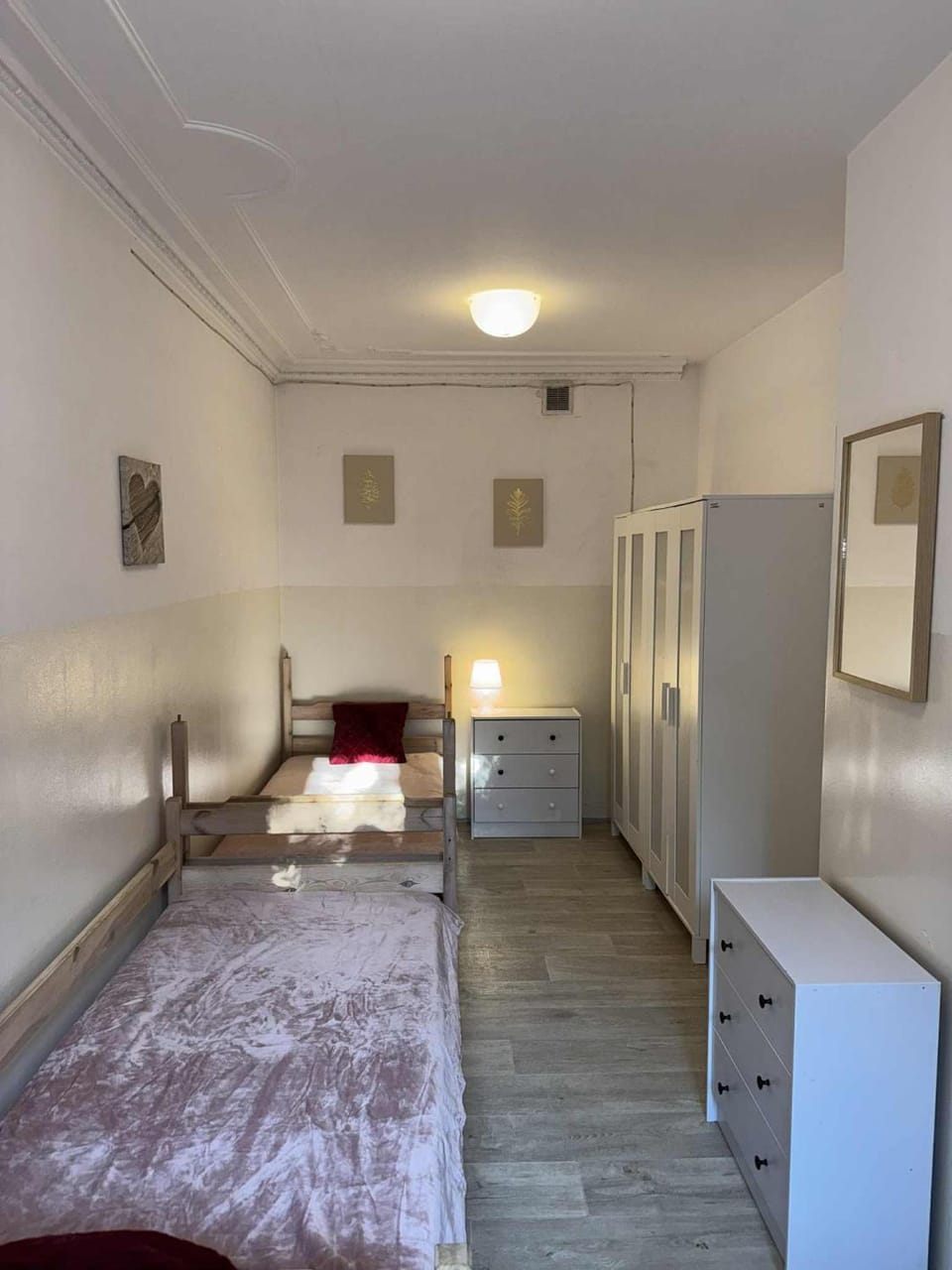 Bed, Photo of the whole room