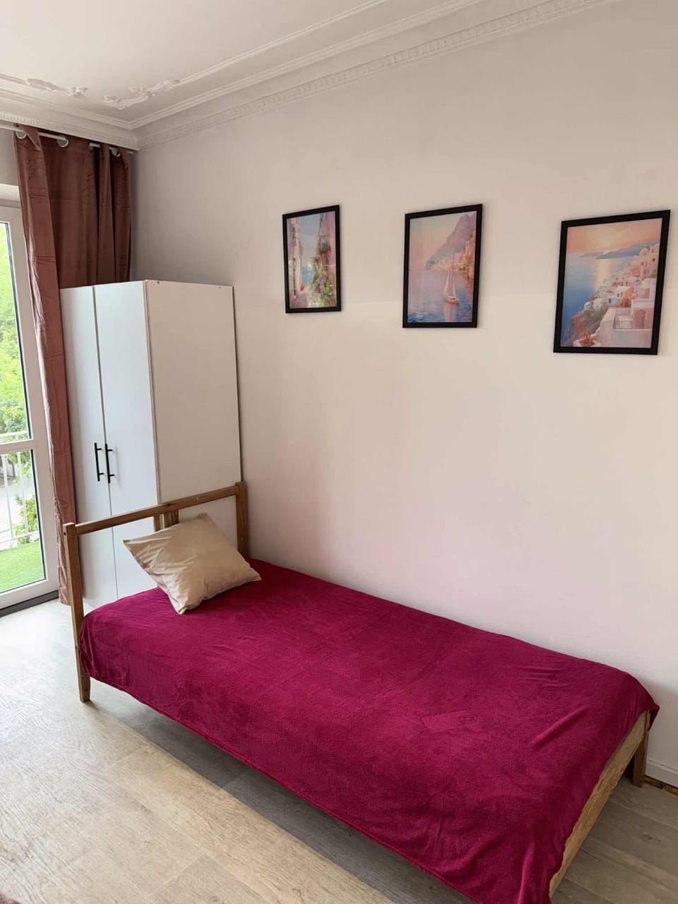 Bed, Photo of the whole room