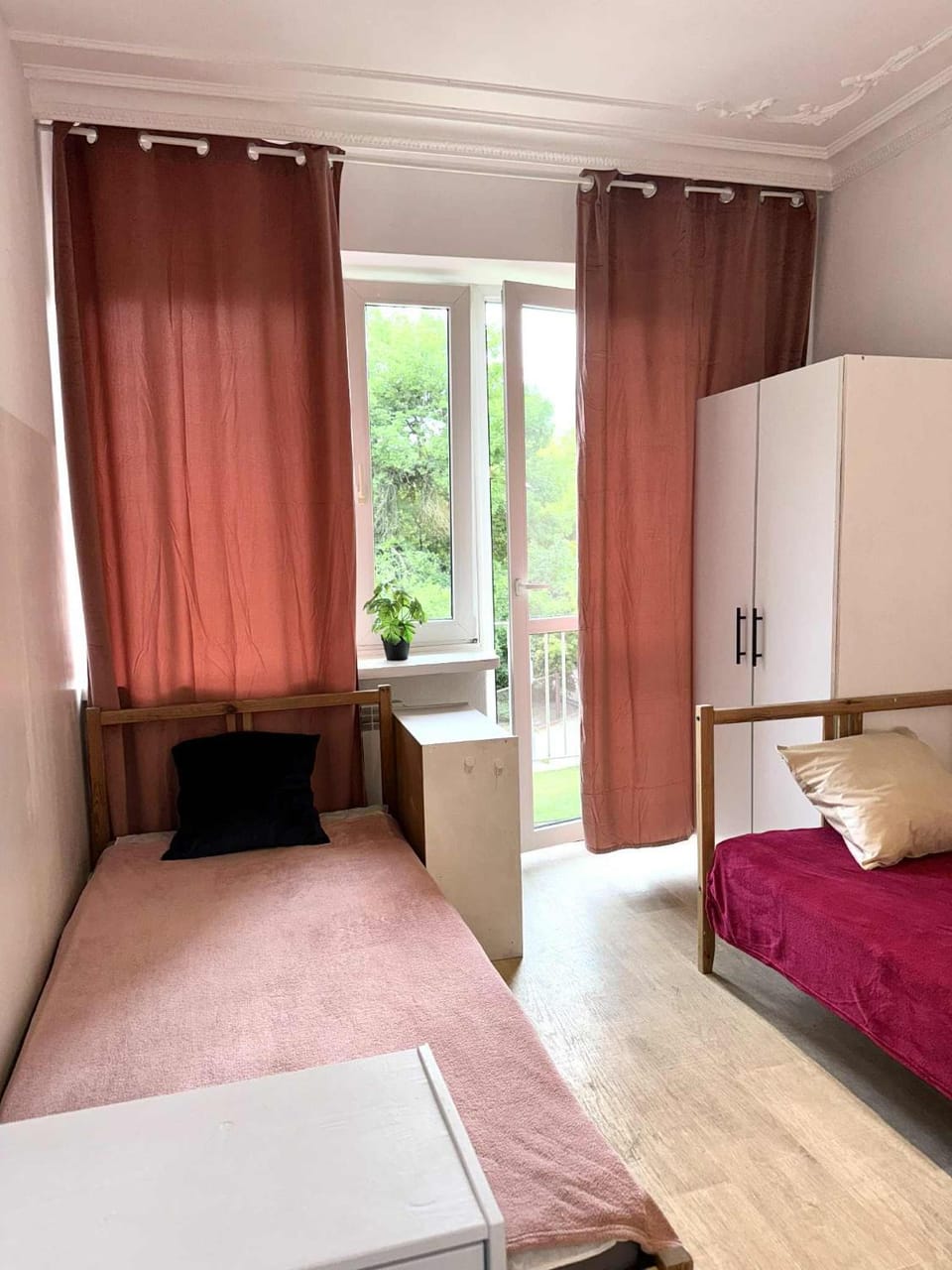 Bed, Photo of the whole room