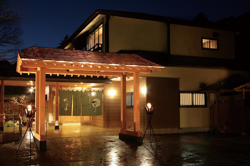 Property building, Facade/entrance, Night
