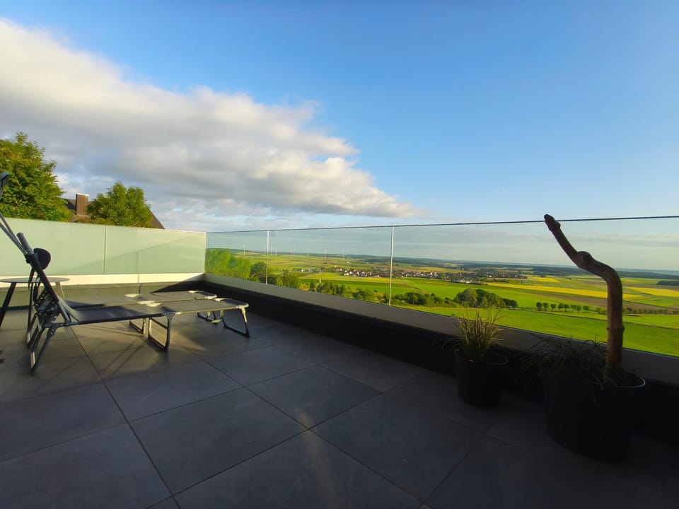 View (from property/room), Balcony/Terrace