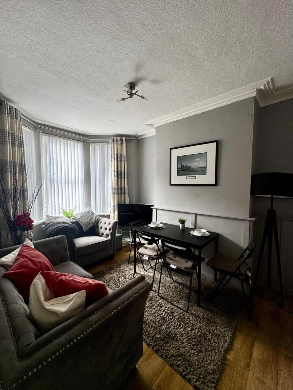 TV and multimedia, Living room, Seating area, Dining area