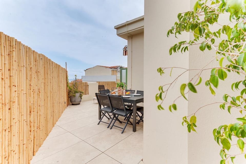 Patio, Dining area
