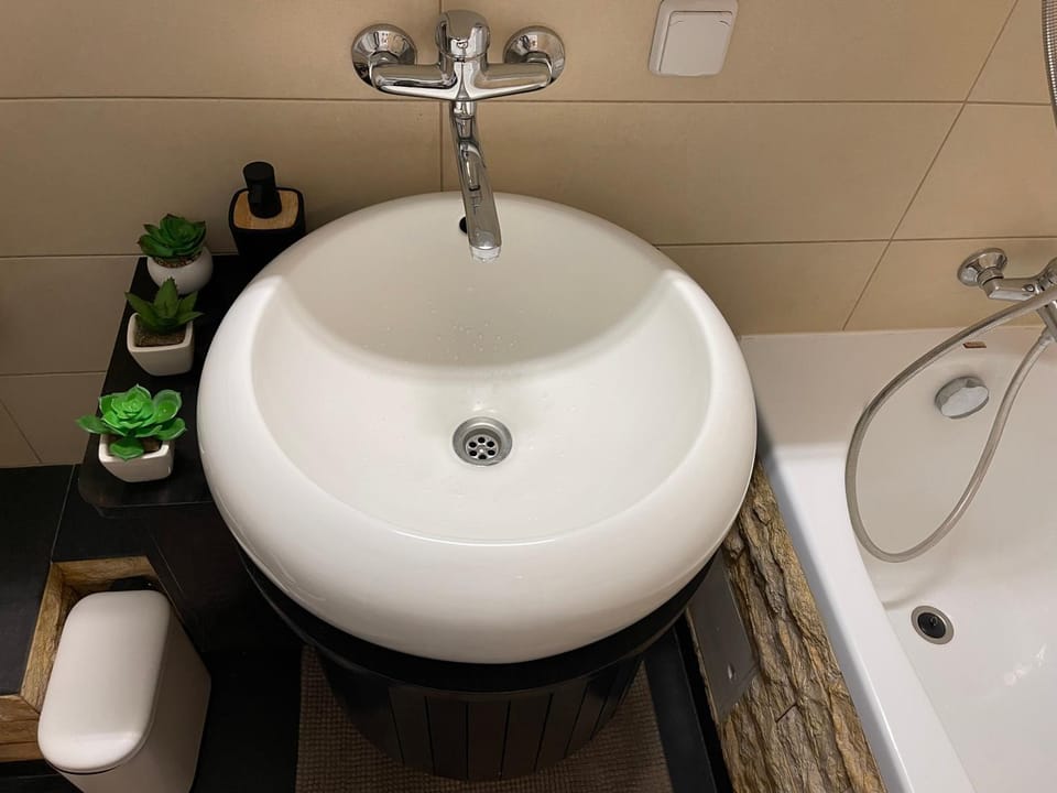 Bathroom, Bath