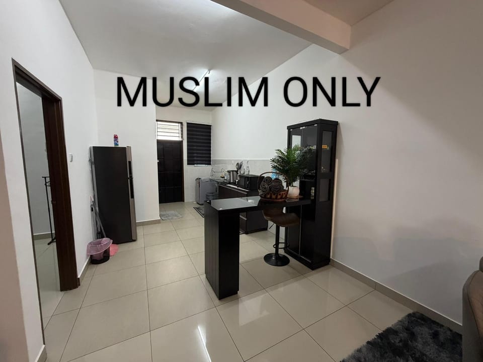 NH Stay, Parit Buntar Perak House in Kedah