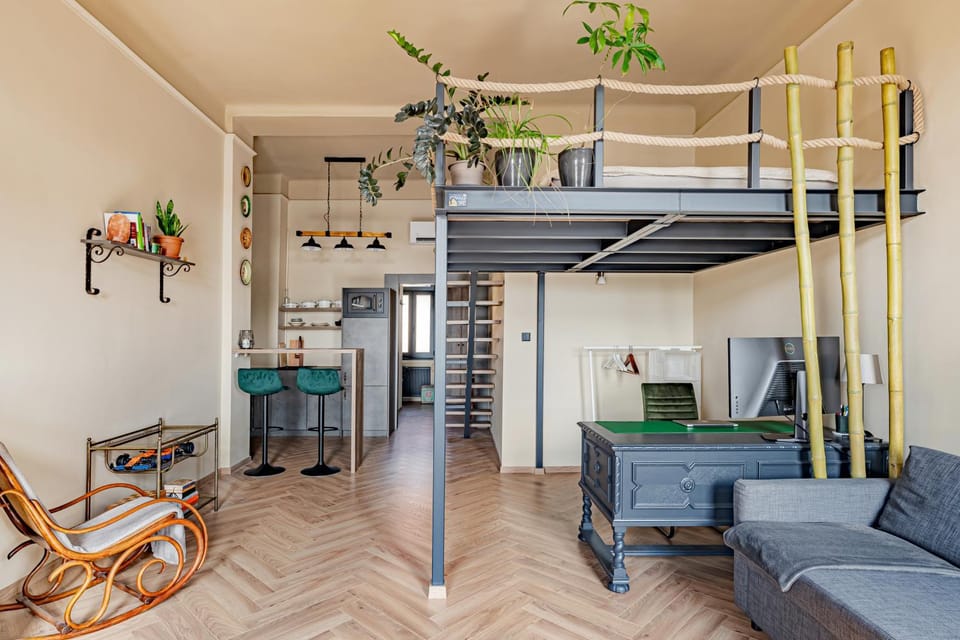 Living room, Seating area, Dining area, bunk bed