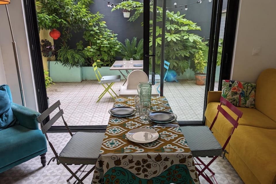 Apartment with terrace close to transport Apartment in Aubervilliers