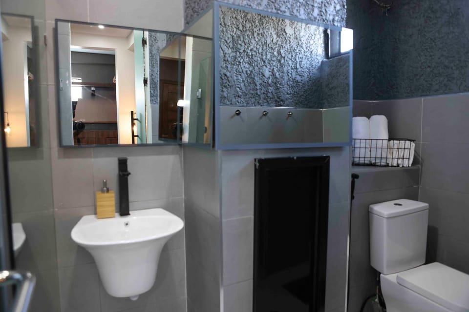 Toilet, Bathroom