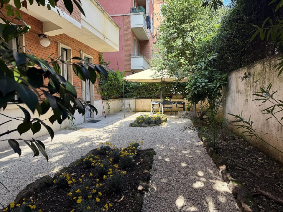 Property building, Spring, Day, Garden, Garden, Garden view