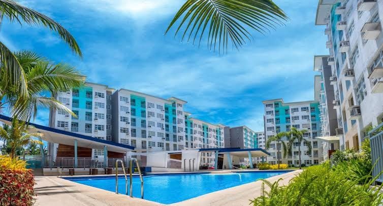 Property building, Pool view