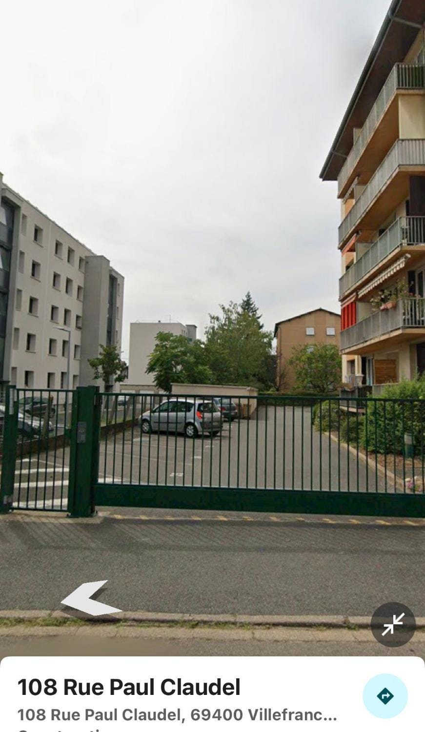 Property building, Day, Neighbourhood, View (from property/room), Balcony/Terrace, Street view, Location, Inner courtyard view, Parking