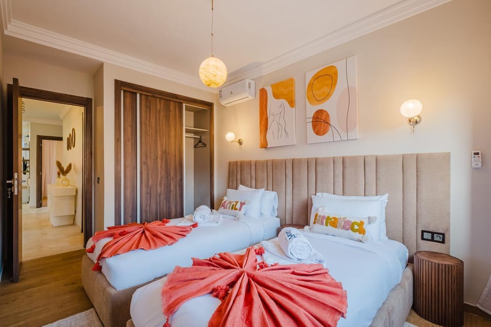 Bed, Photo of the whole room, Bedroom, towels, wardrobe