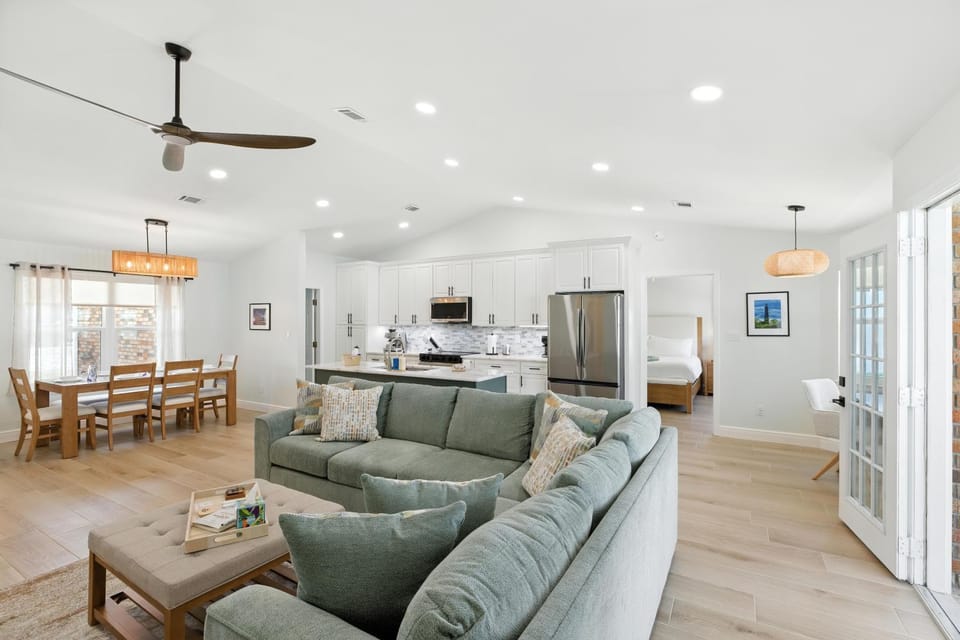 Driftwood Dreamer Retreat - Quiet Coastal Escape House in Alabama