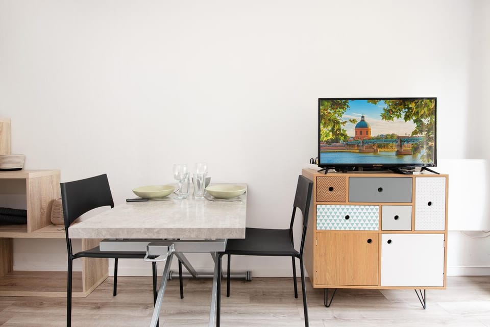 TV and multimedia, Dining area