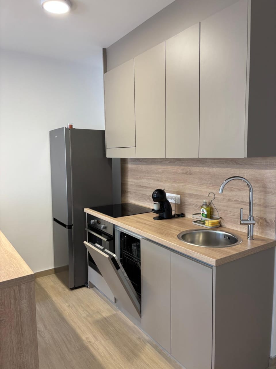 Coffee/tea facilities, Kitchen or kitchenette, dishwasher, oven, stove, toaster