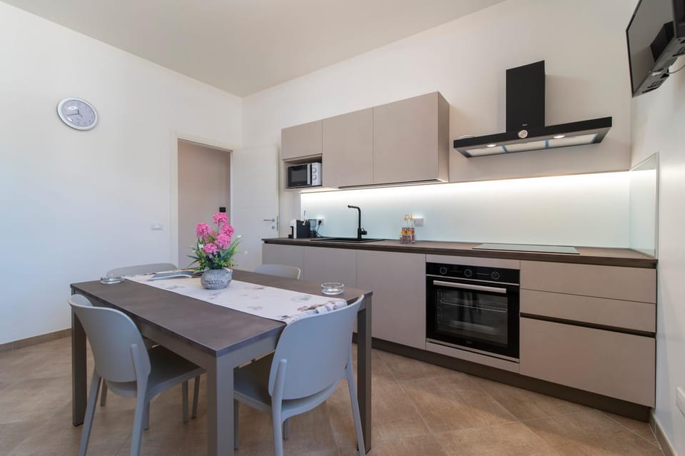 Kitchen or kitchenette, Communal kitchen, kitchen