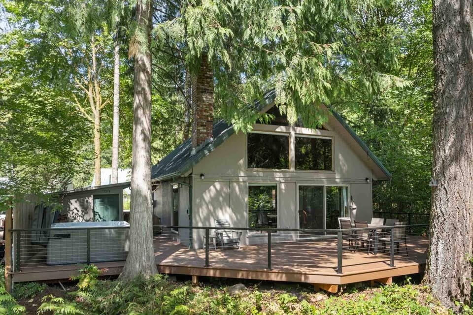 Whispers on the Sandy House in Mount Hood Village