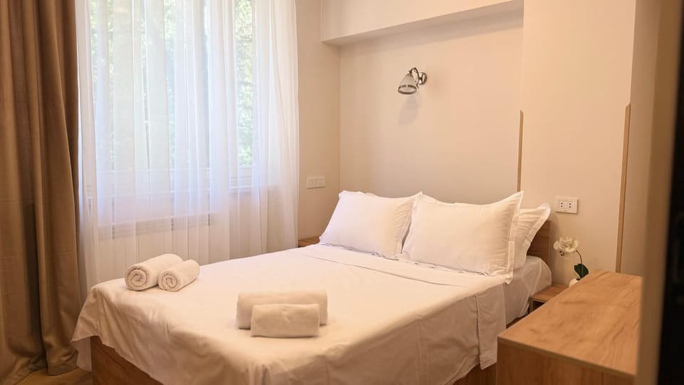 Bed, Photo of the whole room, Bedroom, towels