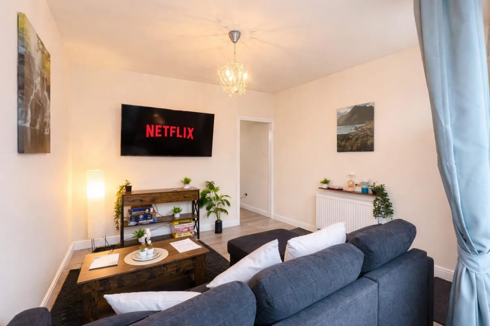 TV and multimedia, Living room, Seating area