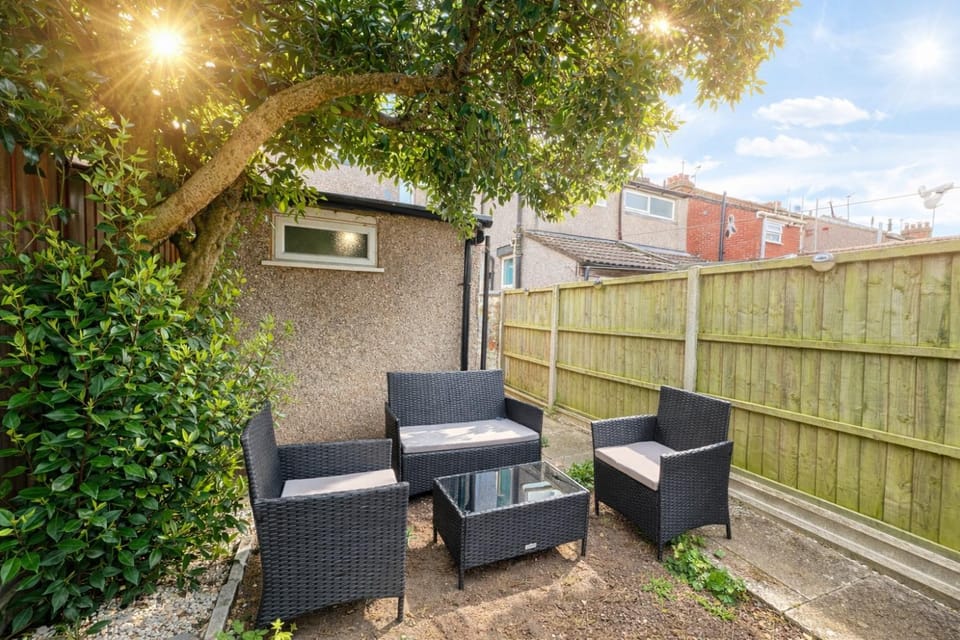 Day, Garden, Seating area, Evening entertainment, Garden view, sunbed