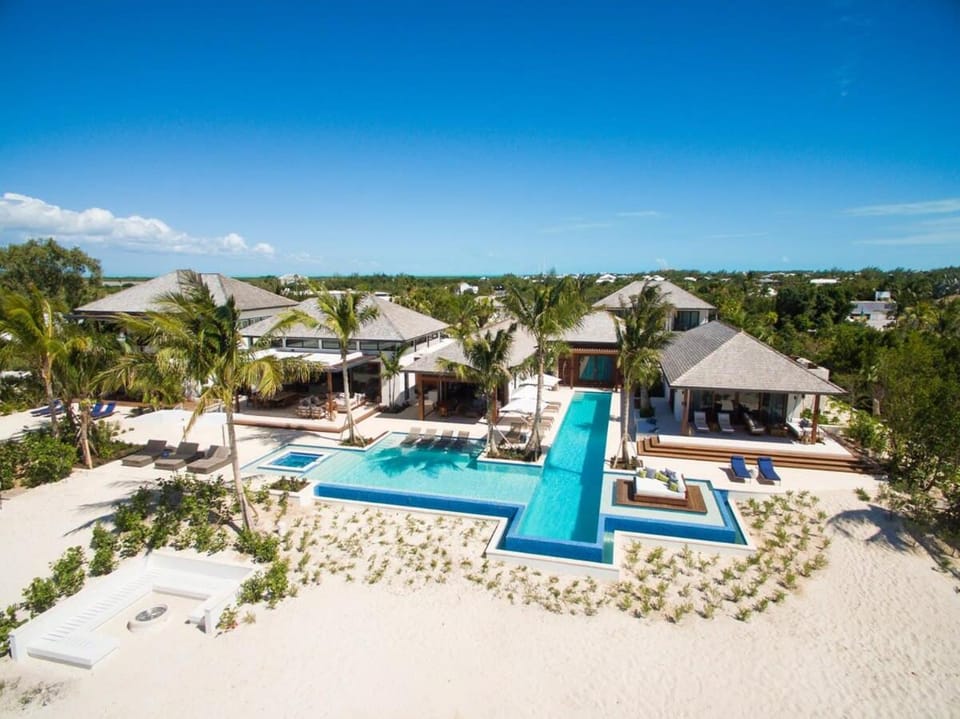 Beautifully Caribbean villa with captivating beach and clear blue waters Villa in Turks and Caicos Islands