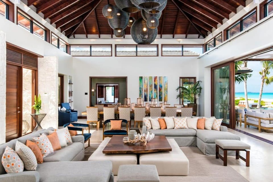 Beautifully Caribbean villa with captivating beach and clear blue waters Villa in Turks and Caicos Islands