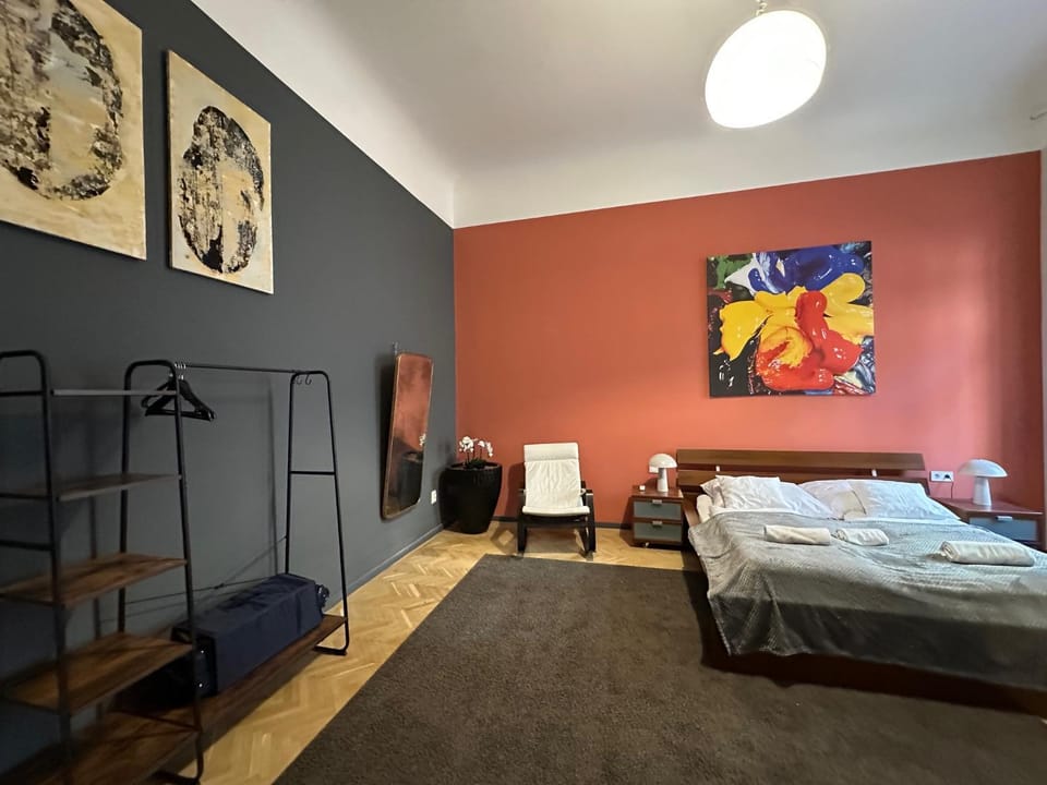 Bed, Photo of the whole room, Bedroom