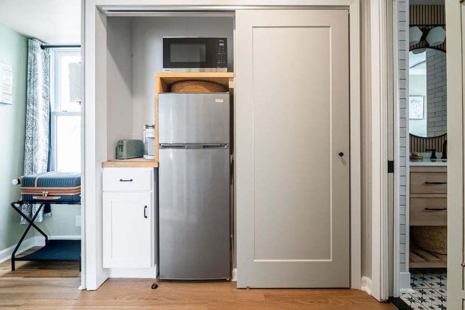 Kitchen or kitchenette, kitchen