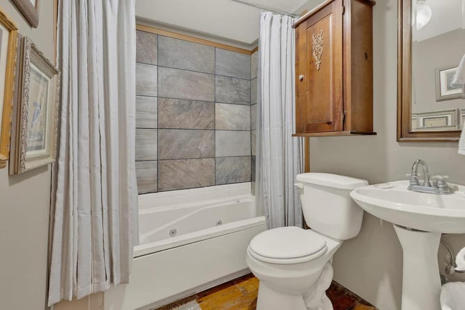 Bathroom, Bath