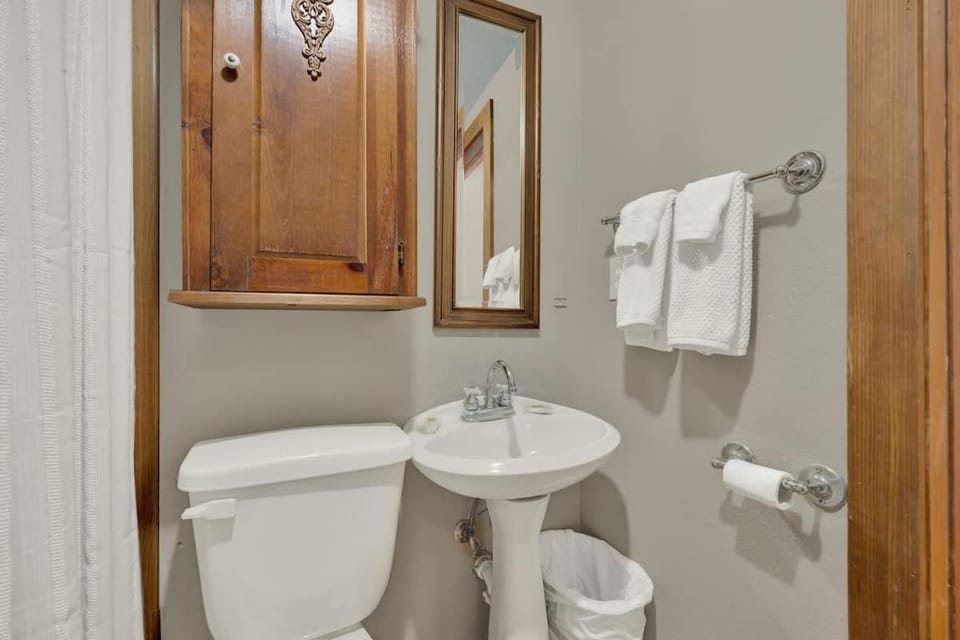 Bathroom, Bath