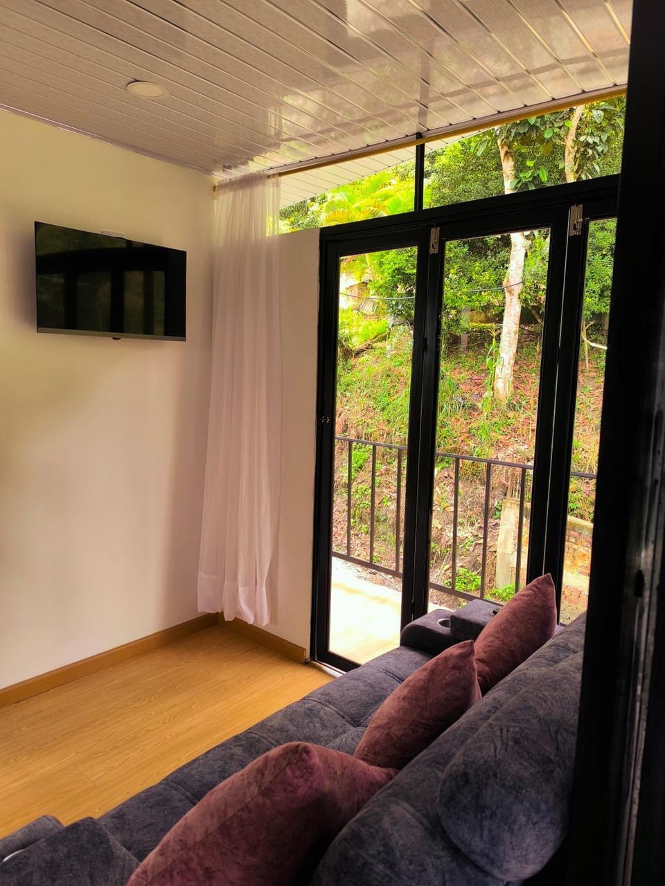 Communal lounge/ TV room, TV and multimedia, Living room, Evening entertainment