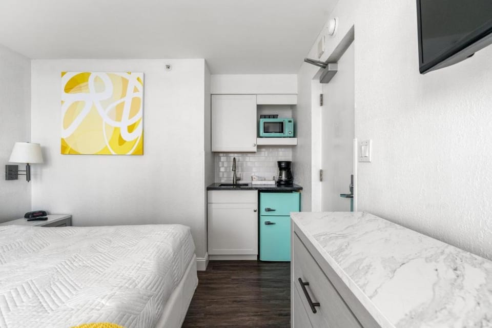 Coastal King Suite-Ocean Views-Boardwalk 640 House in Myrtle Beach