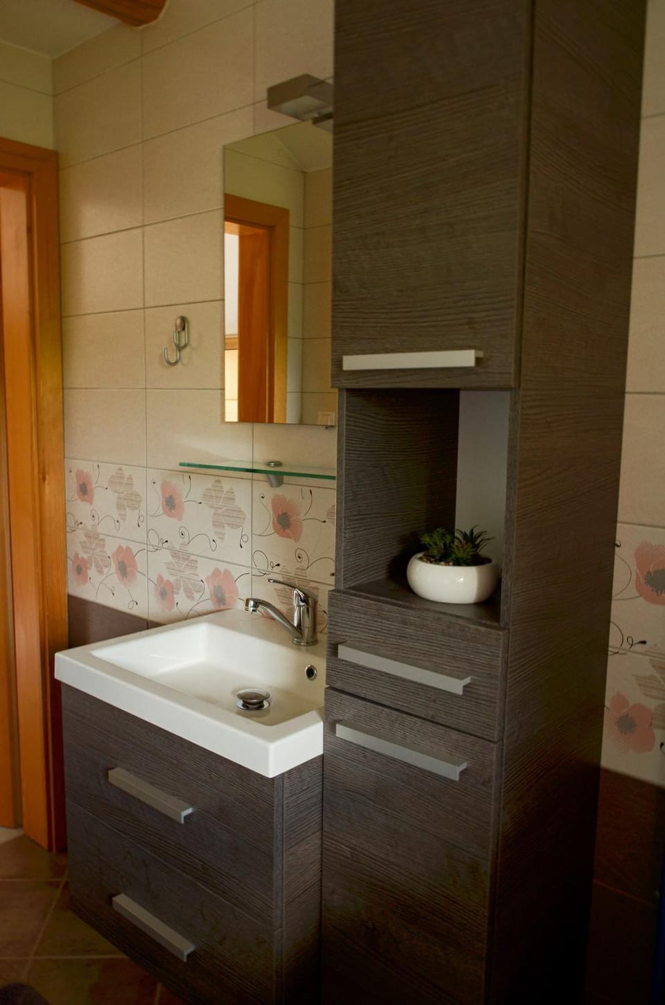 Shower, Toilet, Bathroom, Decorative detail, heating
