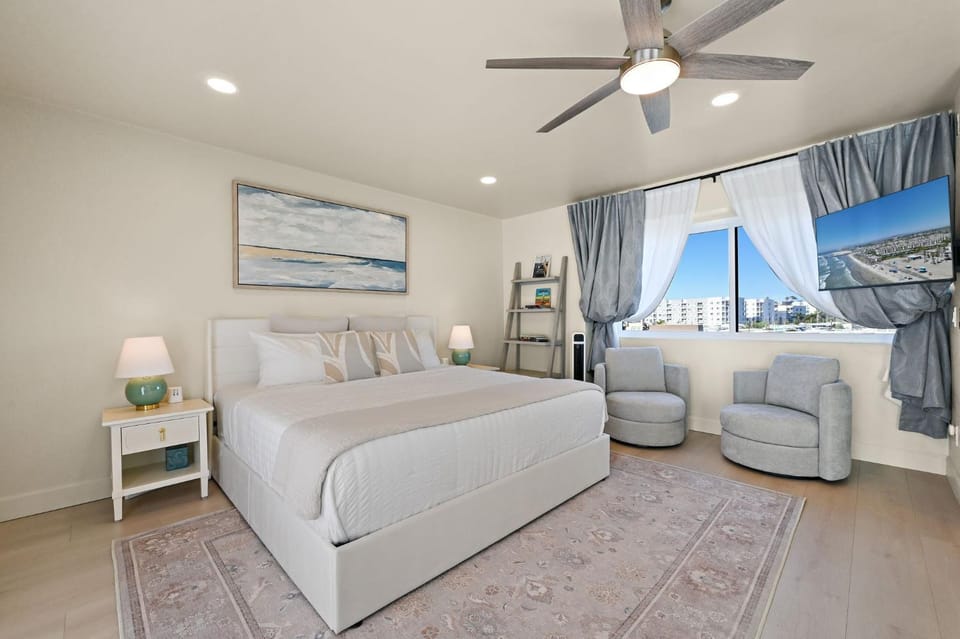 B310 - Oceanside Getaway House in Oceanside