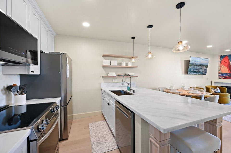 B310 - Oceanside Getaway House in Oceanside