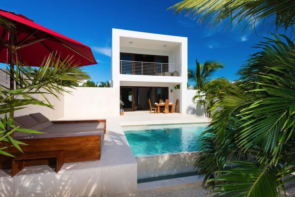 Contemporary Luxury one-bedroom beach villa Villa in The Bight Settlement