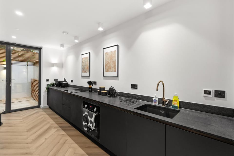 Luxe Duplex Apartment Fulham With Outdoor Patio Apartment in London