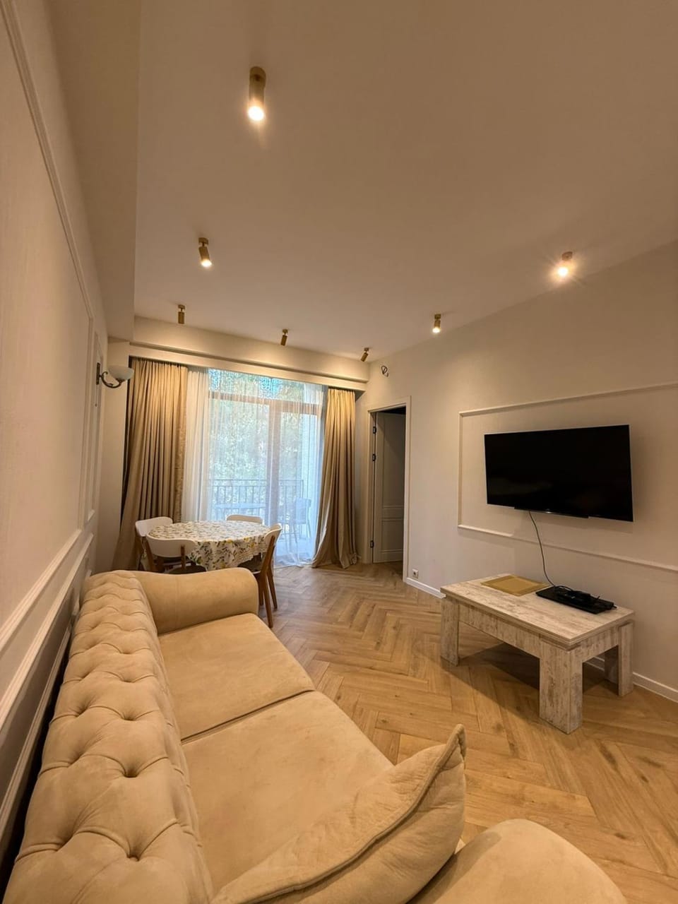 TV and multimedia, Living room, Seating area