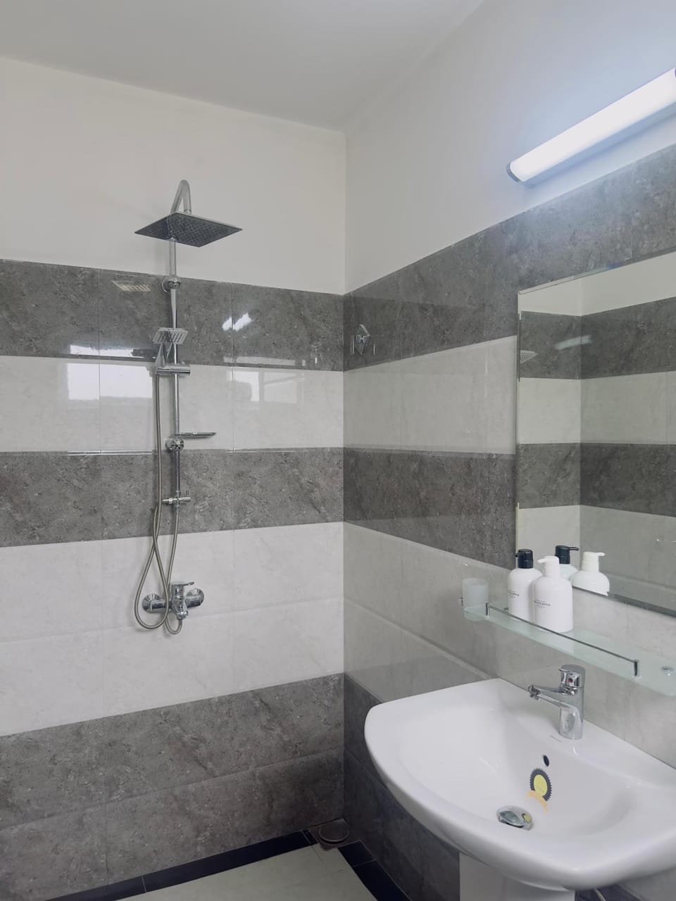 Alloy Heights Hotel & Apartments Hotel in Gangawatakorale