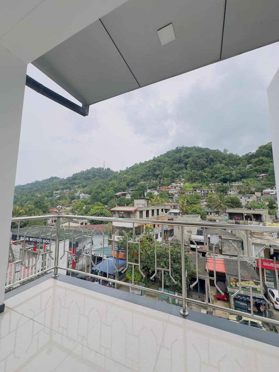 Alloy Heights Hotel & Apartments Hotel in Gangawatakorale