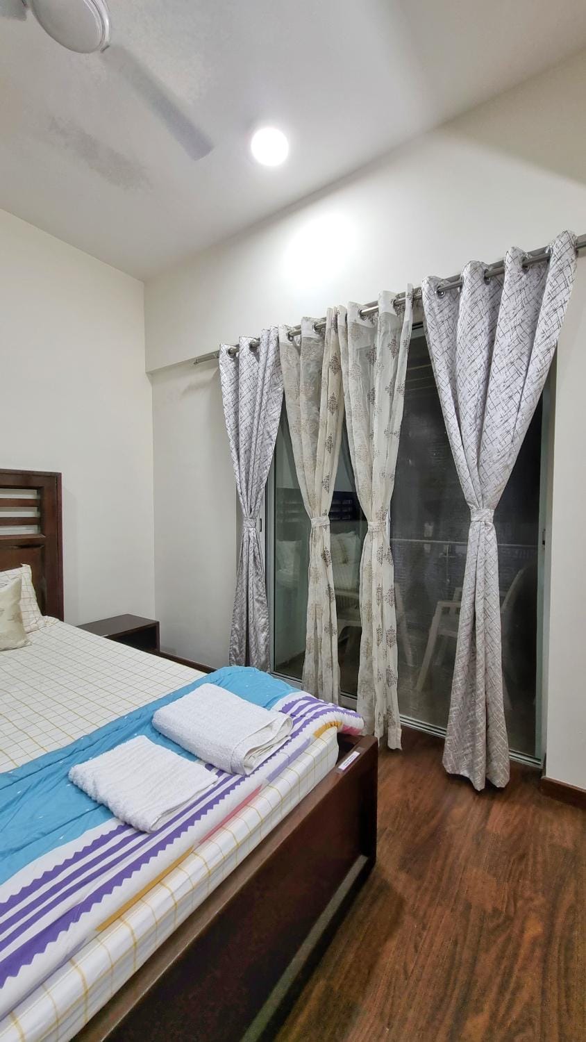 Photo of the whole room, Bedroom